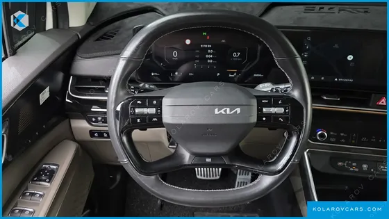 KIA CARNIVAL GASOLINE 9-SEATER GRAVITY