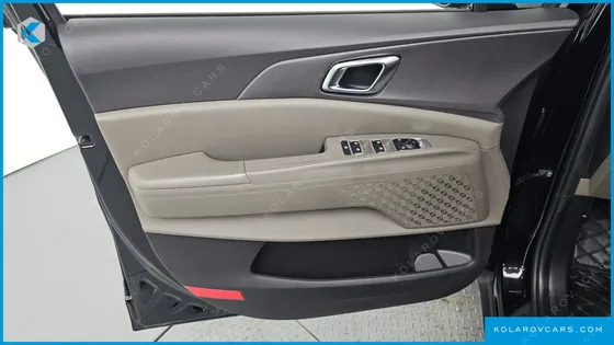 KIA CARNIVAL DIESEL 9-SEATER NOBLESSE