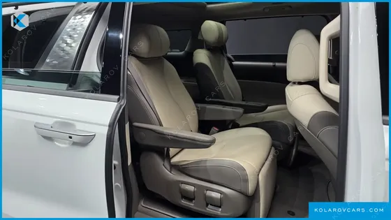 KIA CARNIVAL DIESEL 7-SEATER SIGNATURE