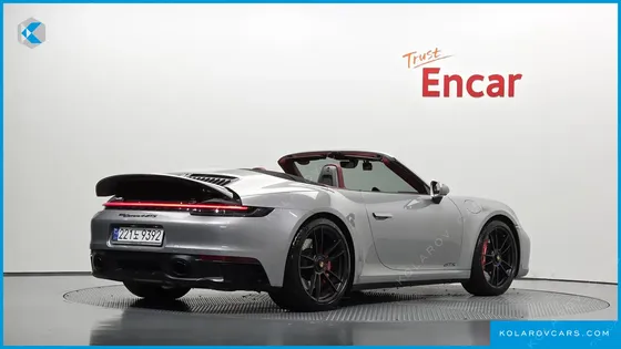 PORSCHE 911 CARRERA 4 GTS CABRIOLET