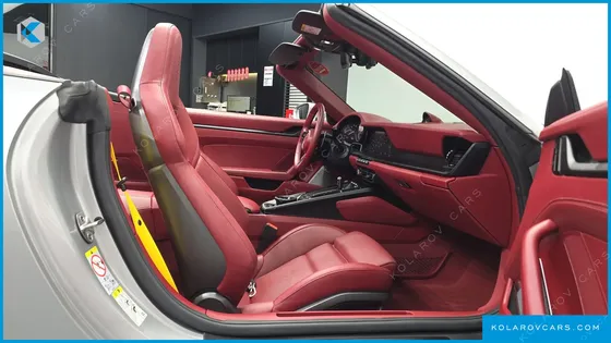 PORSCHE 911 CARRERA 4 GTS CABRIOLET
