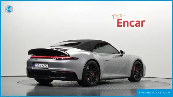 PORSCHE 911 CARRERA 4 GTS CABRIOLET