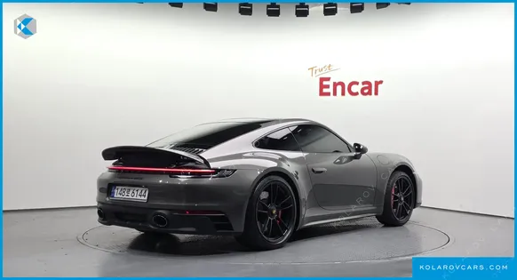 PORSCHE 911 CARRERA 4 GTS