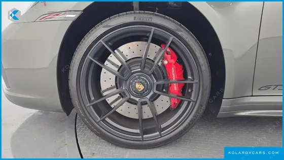 PORSCHE 911 CARRERA 4 GTS