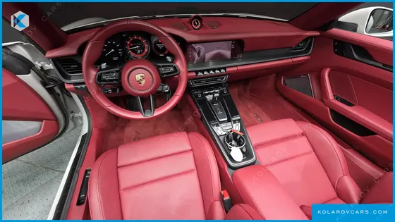 PORSCHE 911 CARRERA 4 GTS CABRIOLET
