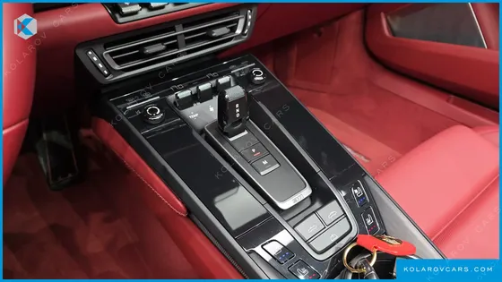 PORSCHE 911 CARRERA 4 GTS CABRIOLET