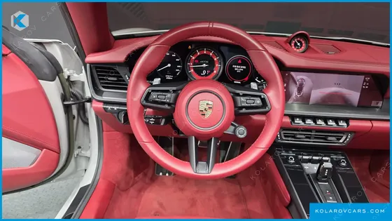PORSCHE 911 CARRERA 4 GTS CABRIOLET