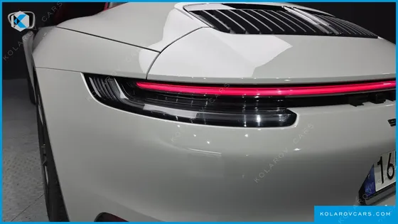 PORSCHE 911 CARRERA 4 GTS CABRIOLET