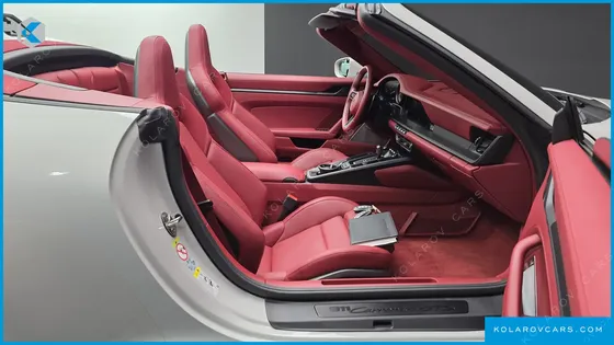 PORSCHE 911 CARRERA 4 GTS CABRIOLET