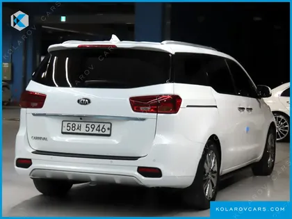 KIA CARNIVAL GASOLINE 9-SEATER NOBLESSE SPECIAL