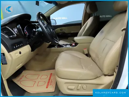KIA CARNIVAL GASOLINE 9-SEATER NOBLESSE SPECIAL