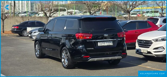 KIA CARNIVAL 9-SEATER PRSTIGE