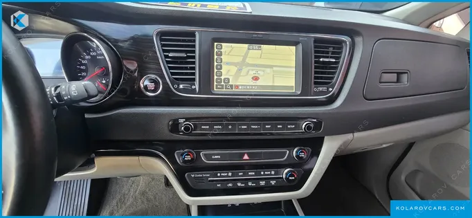 KIA CARNIVAL 9-SEATER PRSTIGE