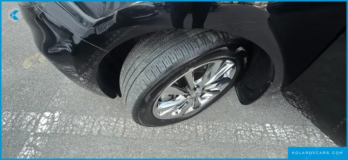 KIA CARNIVAL 9-SEATER PRSTIGE
