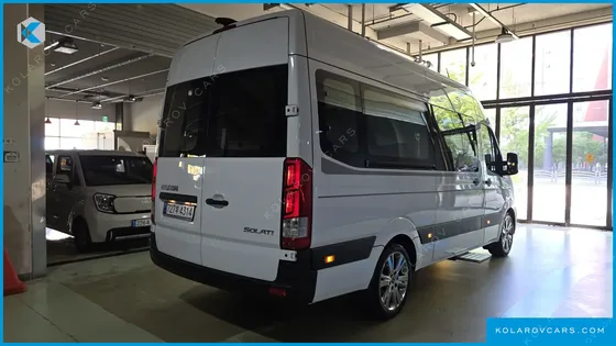 HYUNDAI SOLATI 15-SEATER