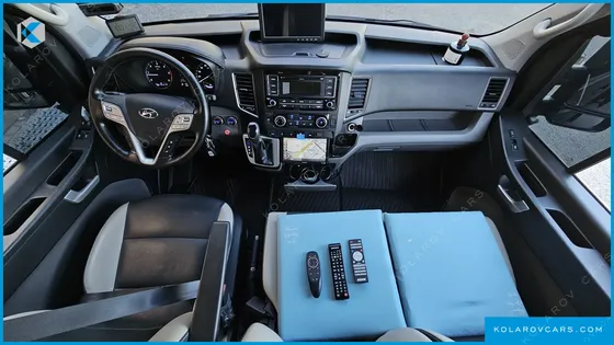 HYUNDAI SOLATI 16-SEATER