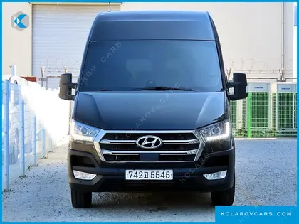 HYUNDAI SOLATI 15-SEATER