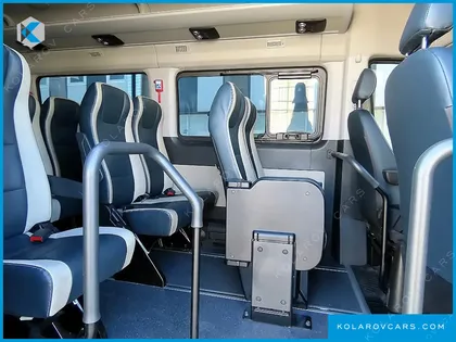 HYUNDAI SOLATI 15-SEATER