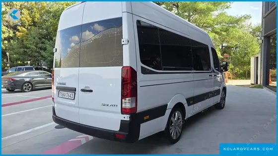 HYUNDAI SOLATI 15-SEATER