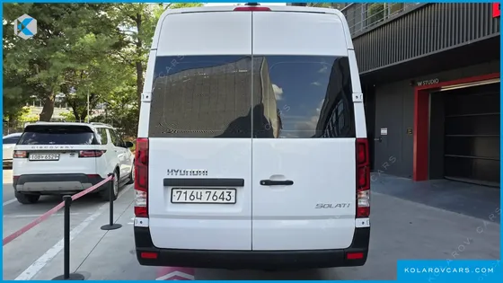 HYUNDAI SOLATI 15-SEATER