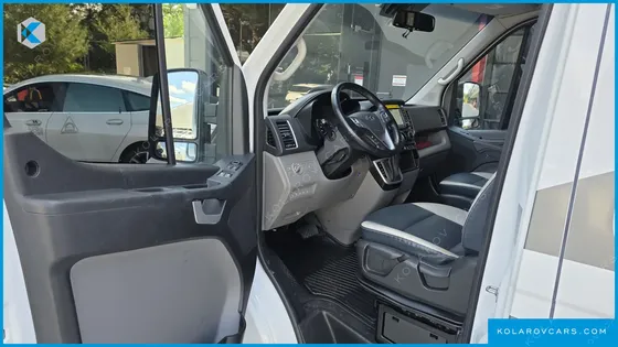 HYUNDAI SOLATI 15-SEATER