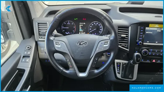HYUNDAI SOLATI 15-SEATER