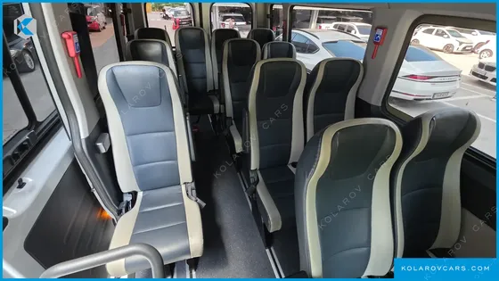 HYUNDAI SOLATI 15-SEATER