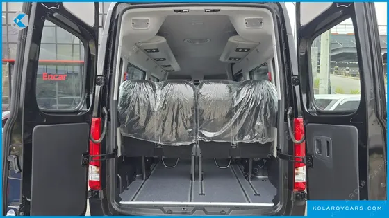 HYUNDAI SOLATI 16-SEATER