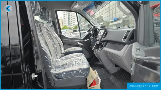 HYUNDAI SOLATI 16-SEATER