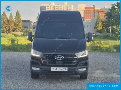 HYUNDAI SOLATI 16-SEATER
