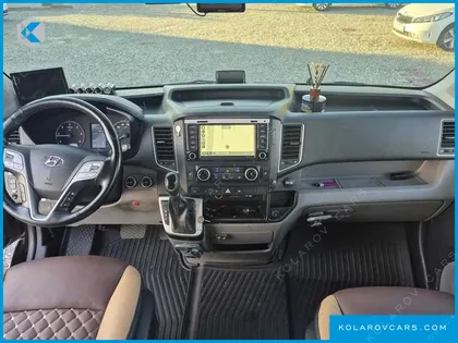 HYUNDAI SOLATI 16-SEATER