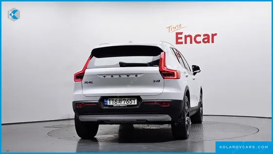 VOLVO XC40 B4 INSCRIPTION