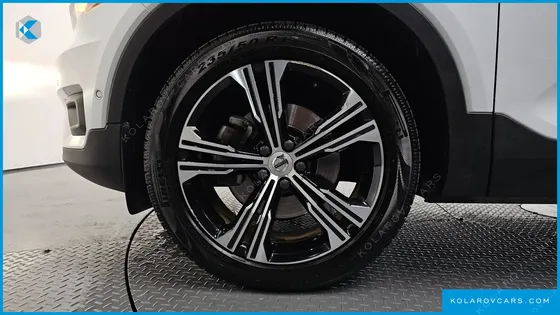 VOLVO XC40 B4 INSCRIPTION