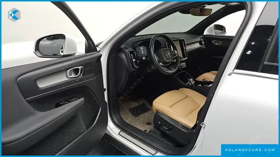 VOLVO XC40 B4 INSCRIPTION