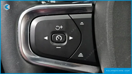 VOLVO XC40 B4 INSCRIPTION