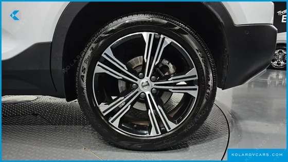 VOLVO XC40 B4 INSCRIPTION