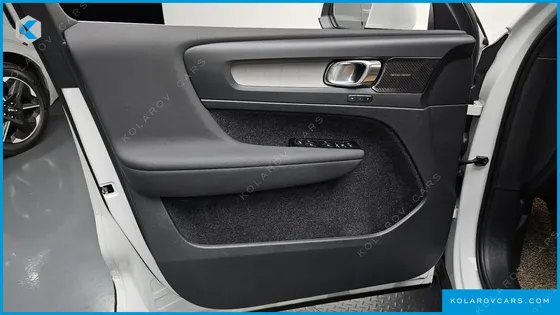 VOLVO XC40 B4 INSCRIPTION