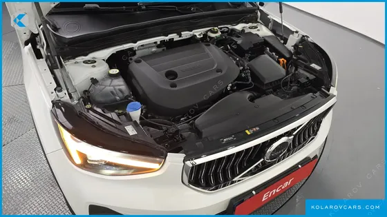 VOLVO XC40 B4 ULTIMATE BRIGHT