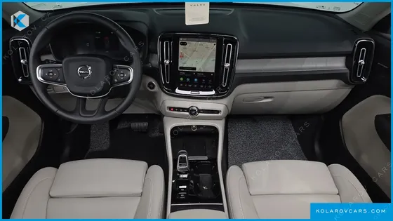 VOLVO XC40 B4 ULTIMATE BRIGHT