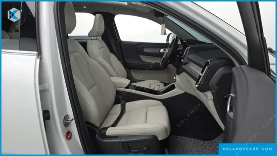VOLVO XC40 B4 ULTIMATE BRIGHT