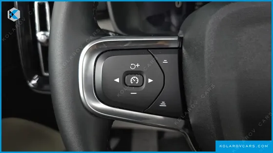 VOLVO XC40 B4 ULTIMATE BRIGHT
