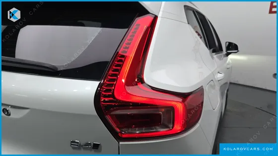 VOLVO XC40 B4 ULTIMATE BRIGHT