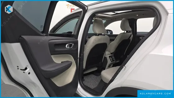 VOLVO XC40 B4 ULTIMATE BRIGHT