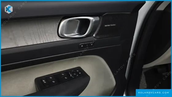 VOLVO XC40 B4 ULTIMATE BRIGHT