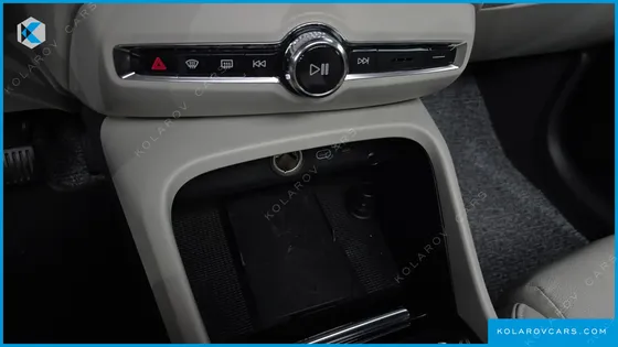 VOLVO XC40 B4 ULTIMATE BRIGHT