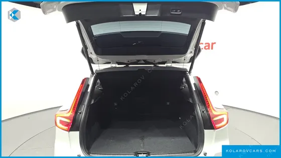 VOLVO XC40 B4 ULTIMATE BRIGHT