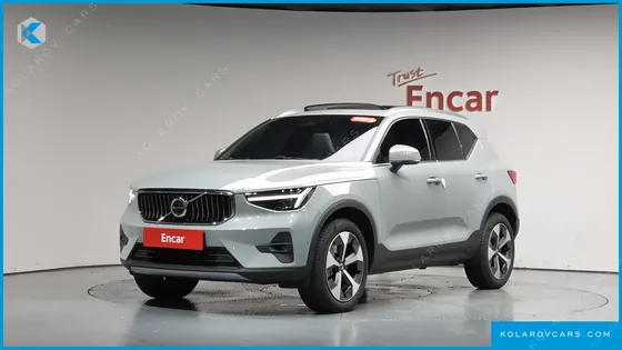 VOLVO XC40 B4 ULTRA BRIGHT