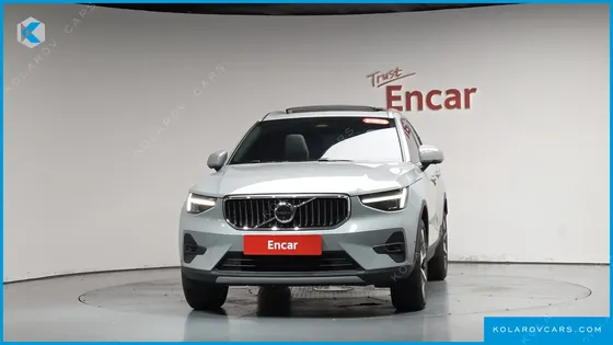 VOLVO XC40 B4 ULTRA BRIGHT