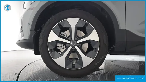 VOLVO XC40 B4 ULTRA BRIGHT