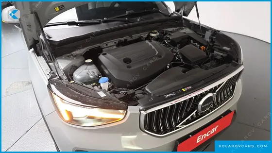 VOLVO XC40 B4 ULTRA BRIGHT